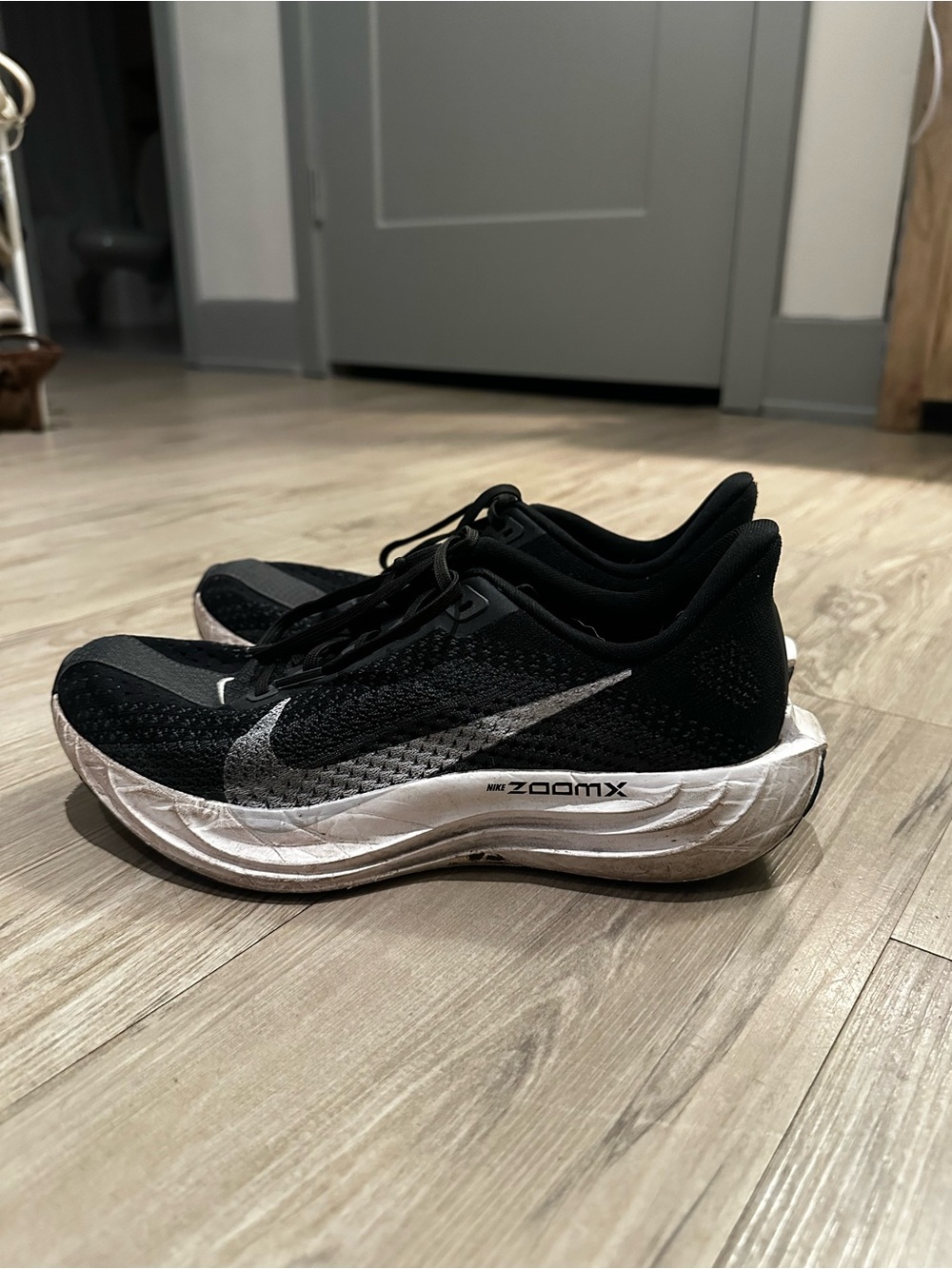 Nike Running Shoes - Picture 5 of 7